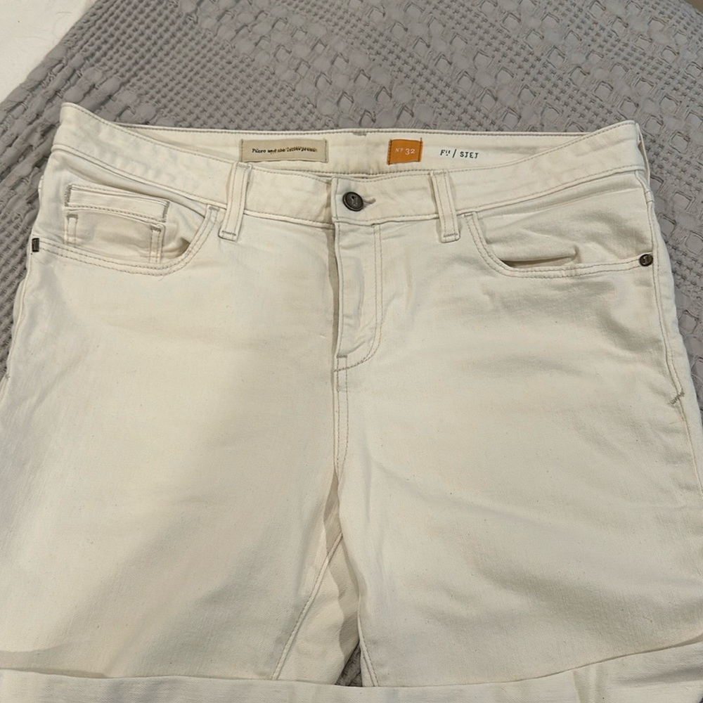 Super soft cream jeans to wear all year round! Size 32